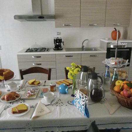 B&B And Home Restaurant La Casa Del Pescatore Sant'Anna Arresi Bagian luar foto