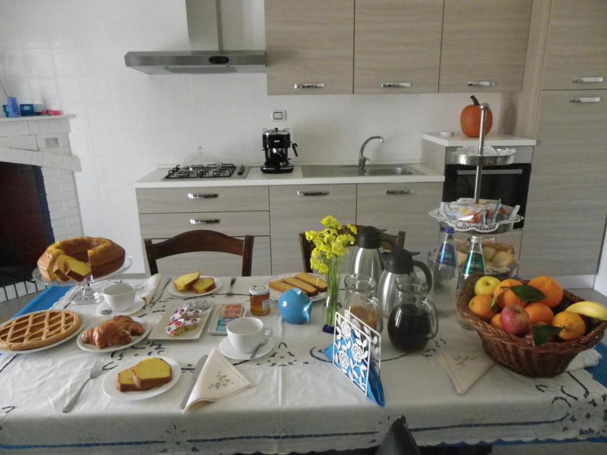 B&B And Home Restaurant La Casa Del Pescatore Sant'Anna Arresi Bagian luar foto