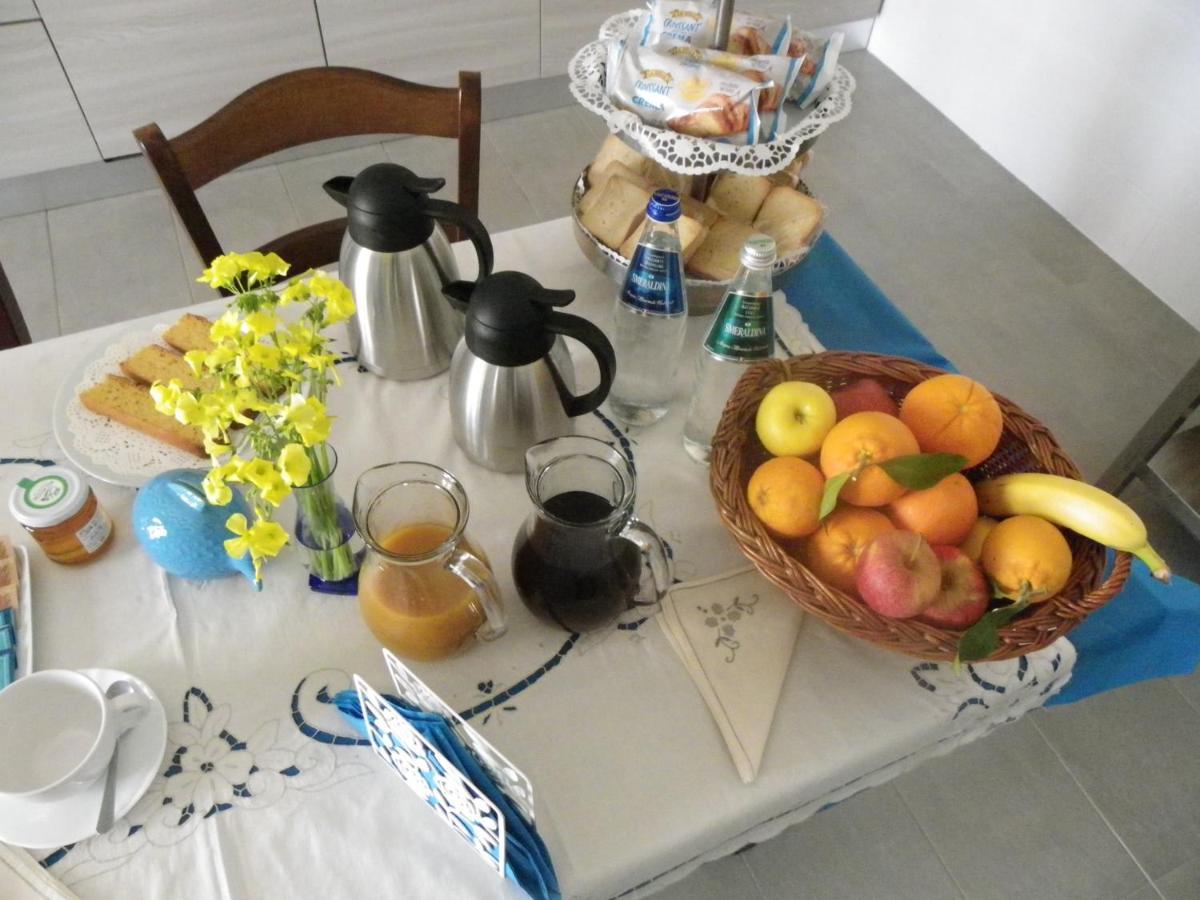 B&B And Home Restaurant La Casa Del Pescatore Sant'Anna Arresi Bagian luar foto